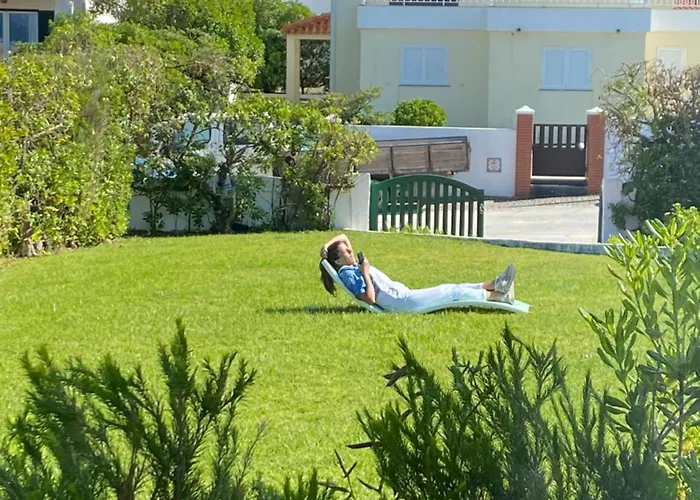 Villa Beachfront With Private Access, Ocean Views, Pool, Casal do Narcizo